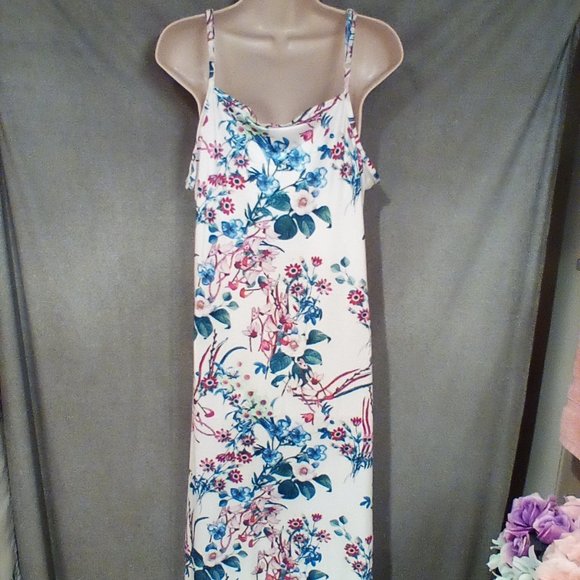 White Very Flowery Flowy Maxi Dress,35% Polyester,65% Cotton,Made in China - Picture 3 of 3